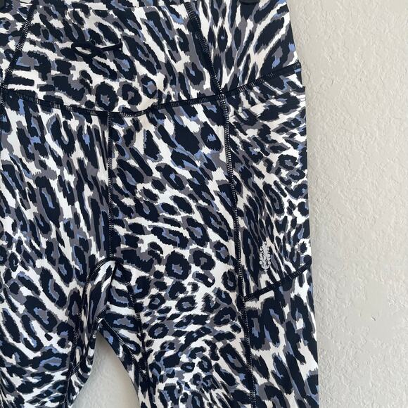 Free People Movement Find Your Way Printed Leggings Blue Animal Print - Size M - Picture 6 of 8